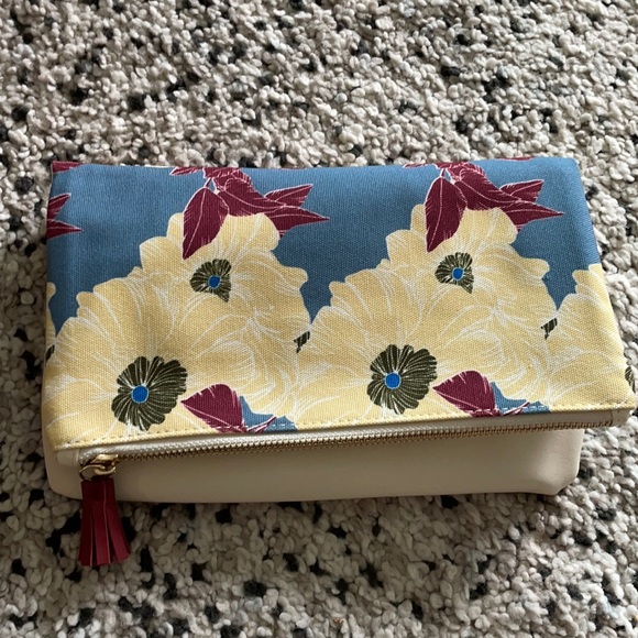 Floral clutch - Picture 1 of 5